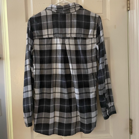 Boyfriend fit AE flannel - Picture 2 of 4